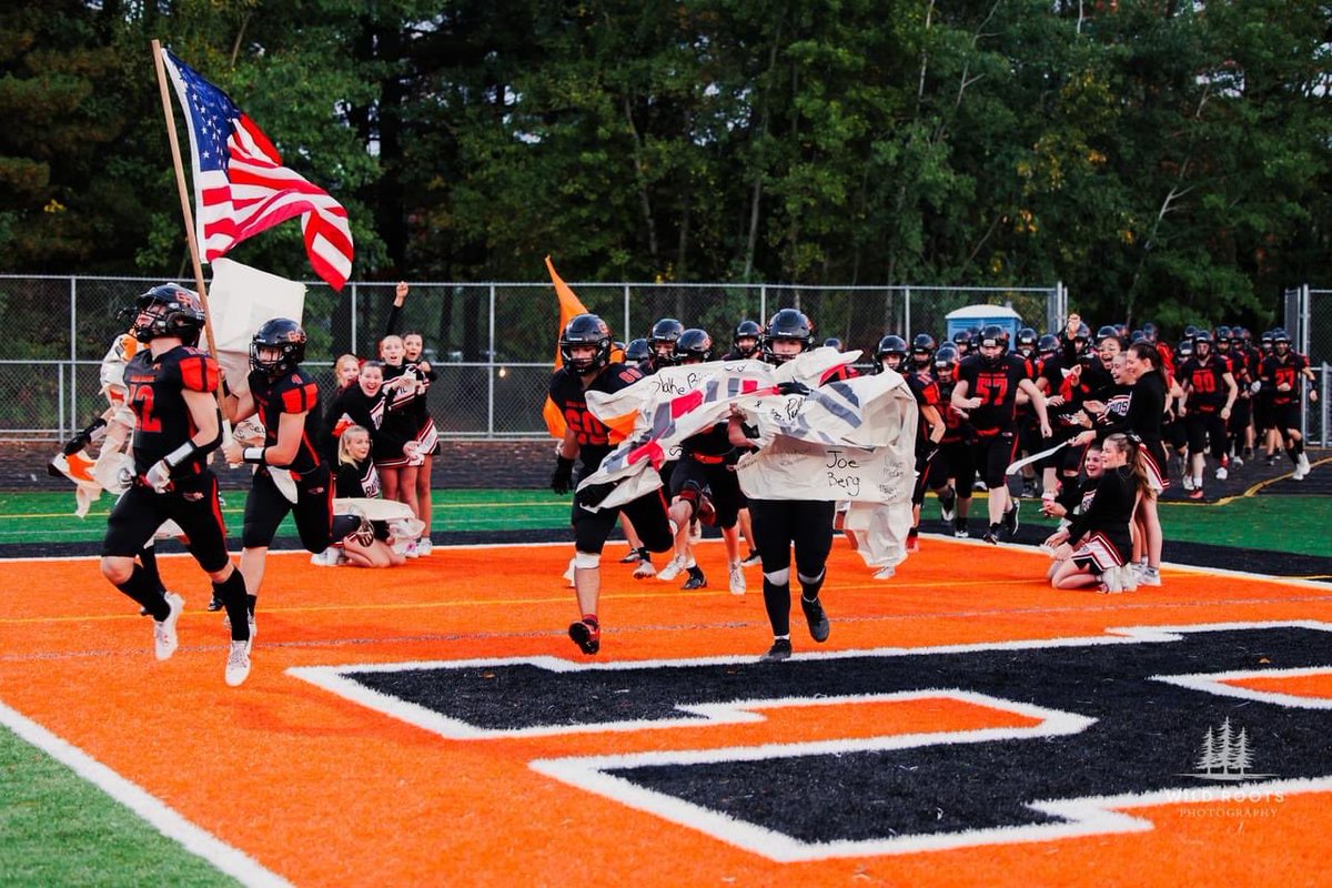 ITS GAME DAY! 🏈 Join us at Noble Hall Field at 7pm where the Thunderhawks will face the Lumberjacks. 
#ComeOnNow