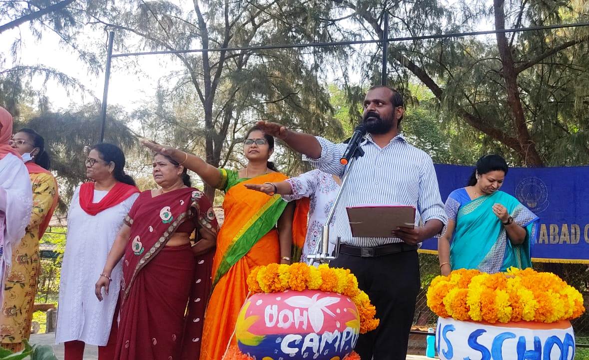 One Earth: One Family: One Future!! मेरी माटी मेरा देश

Amrit Kalash Yatra and ‘Panch Pran’ Pledge by the @hyduniv campus school.

13th October, 2023.

#oneearth #onefamily #onefuture #amritkalash #panchpranpledge #merimatimeradesh