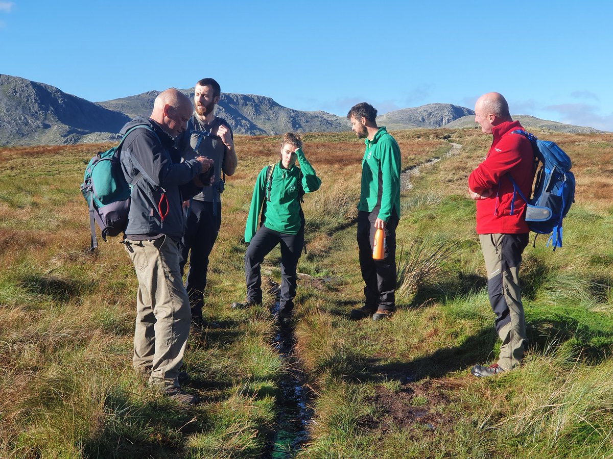 As a change from us pointing at trees, here's Joe, @nationaltrust ranger pointing at a footpath made with sheep fleece and local rock/gravel. He took us and @ForestryEngland staff on a guided tour yesterday. It could be a technique we try in the Duddon.@NT_TheNorth @fixthefells