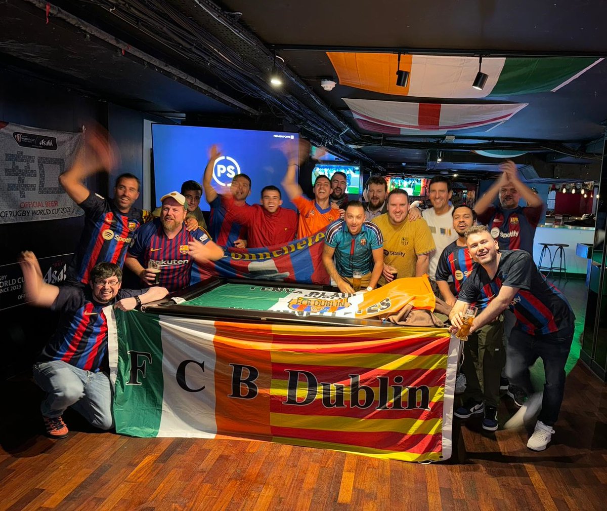 FCBPenyes's tweet photo. 🙋 Qui trobarà a faltar que hi hagi partit de Lliga aquest cap de setmana?

¿Quién echará de menos que haya partido de Liga este fin de semana?

Who will miss there being a Liga match this weekend? https://t.co/qI7pxAhB5U