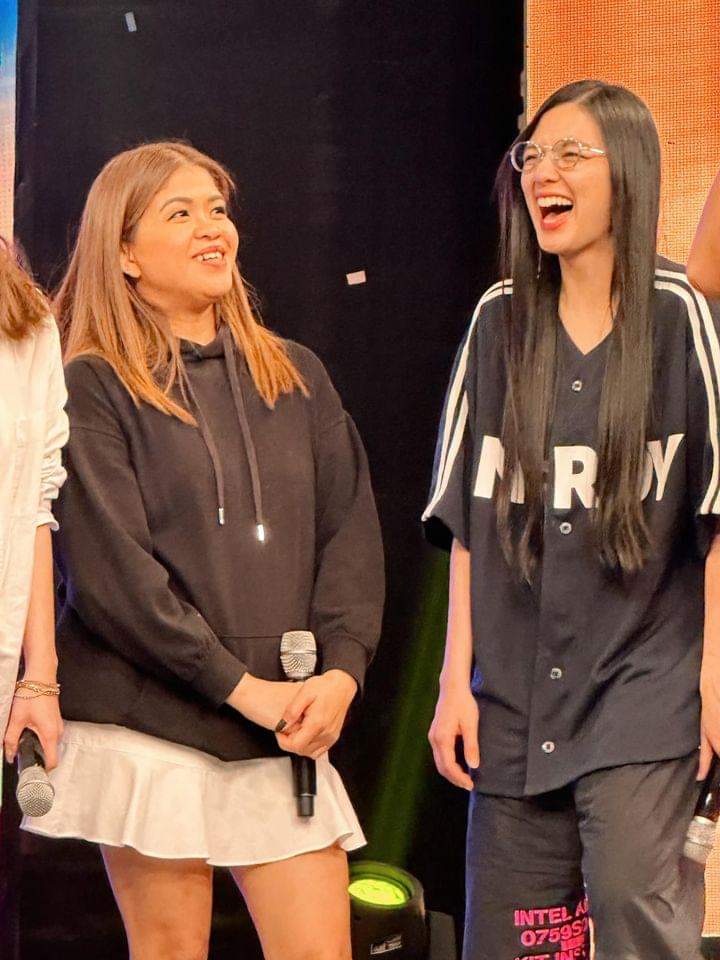 JackparmB's tweet photo. Naeexcite ako kay Jennica Garcia  😍😍. Deserved niya yung blessings na natatanggap niya ngayon Ang dami grabeee It's nice to see someone who is genuine and Humbled Person receiving blessings from GOD. Deserve mo yan

#ItsYourLuckyDay! 💜🍀💛
#HeyItsYourLuckyDay
Bukas October 14. https://t.co/AzmZPdSJGb