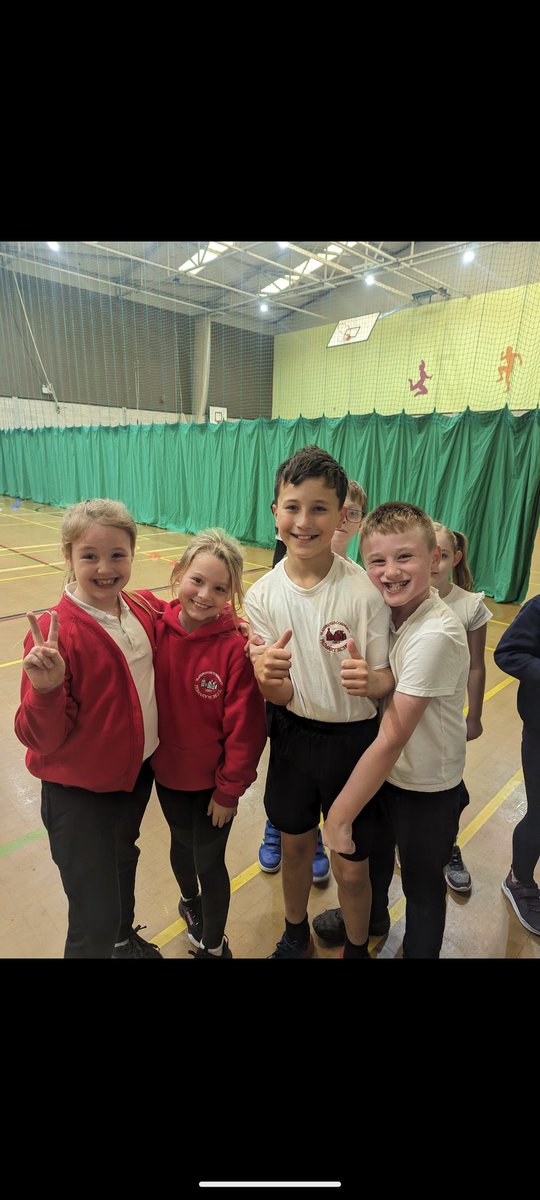 HarrogateSGO's tweet photo. Such a lovely morning of physical activity, games, and laughter. @UpperNiddPFed visited @NidderdaleS for a couple of hours of basketball designed and delivered by the Year 9 sports leaders. 

It was amazing to see the leaders thriving and delivering quality activity 👏🏻 https://t.co/uIZF26JBuV