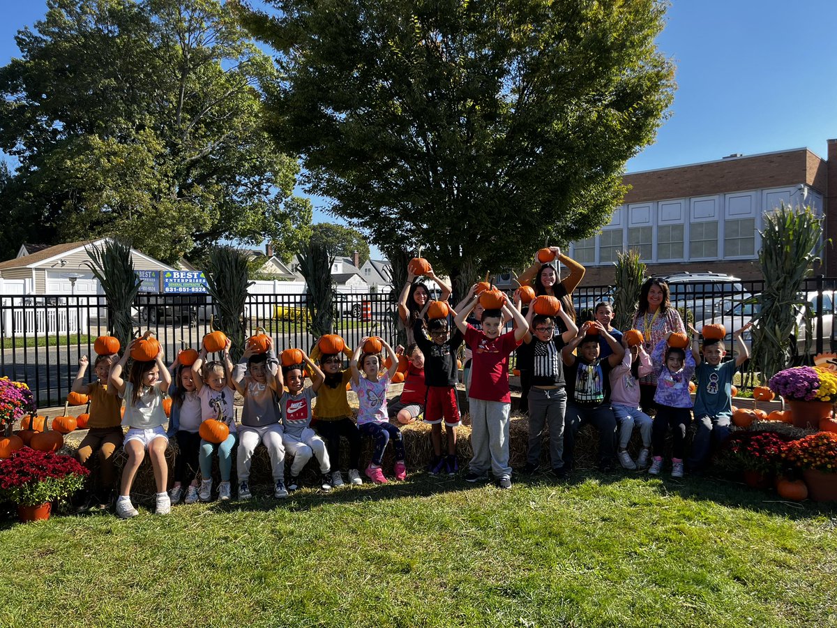 Thank you <a href="/PtaPolk/">Polk St PTA Franklin Square</a> <a href="/polk_street/">Polk Street School</a> for the beautiful pumpkin patch! #wearefranklinsquare