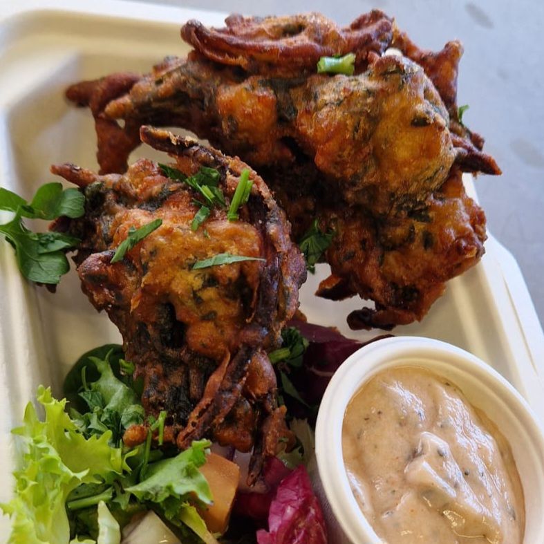 Totally moreish smoked haddock pakoras with a minted yoghurt dip 🤤🤤
Perfect wee starter for fishy Friday 🐟 
(Let's not address the fact that it's Friday 13th 😳)

Inverness Marina, 12pm-7.30pm...

#pakoras #smokedhaddock #streetfood #scottishproduce #nc500 #northcoast500 #food