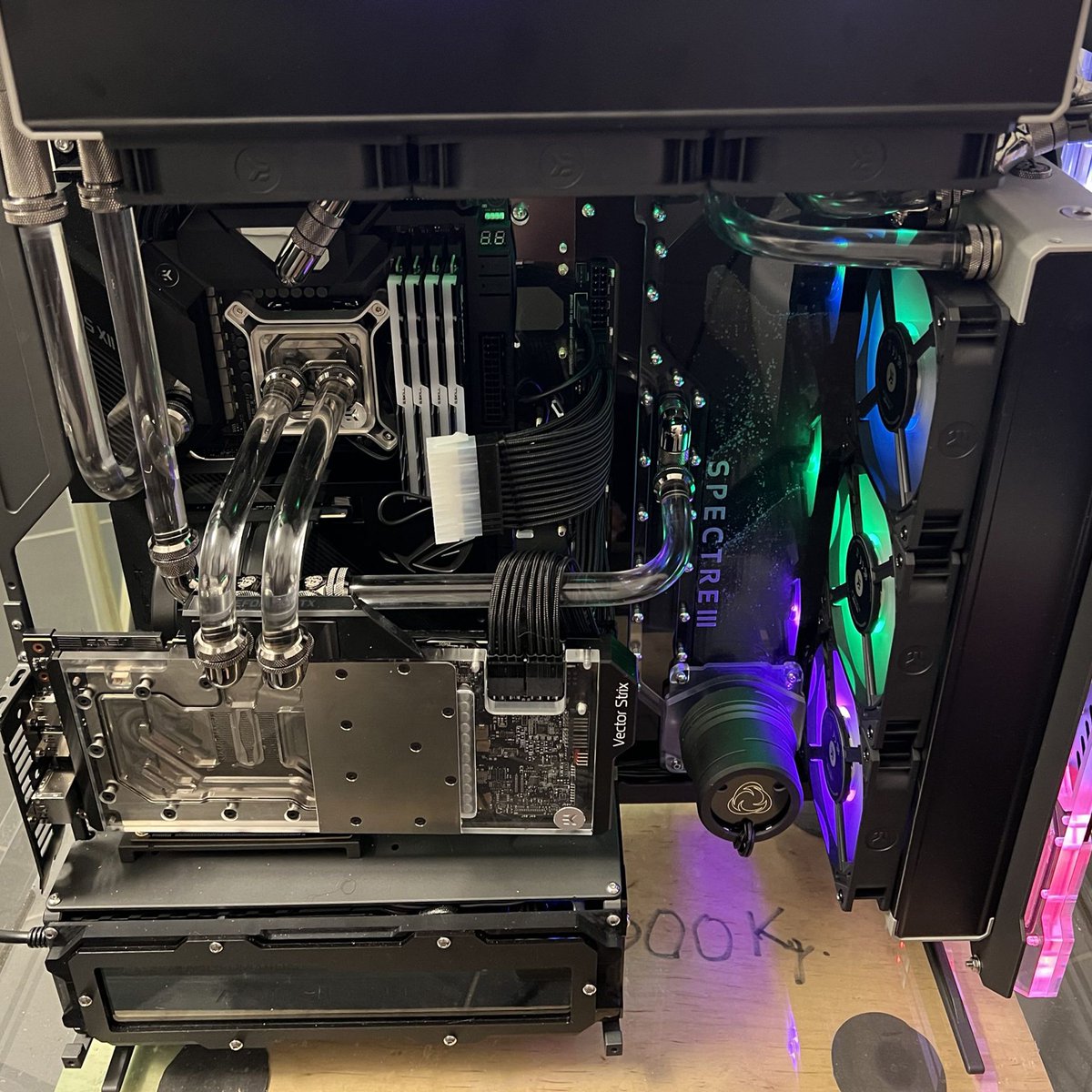 SingularityC's tweet image. Spectre 3.0 Ardus Build By Andy Cereguino 
View more photos here ▶️ buff.ly/3tsbRhL 
#singularitycomputers #customerbuild #custompcbuild #spectreardusbuild #customgamingpc