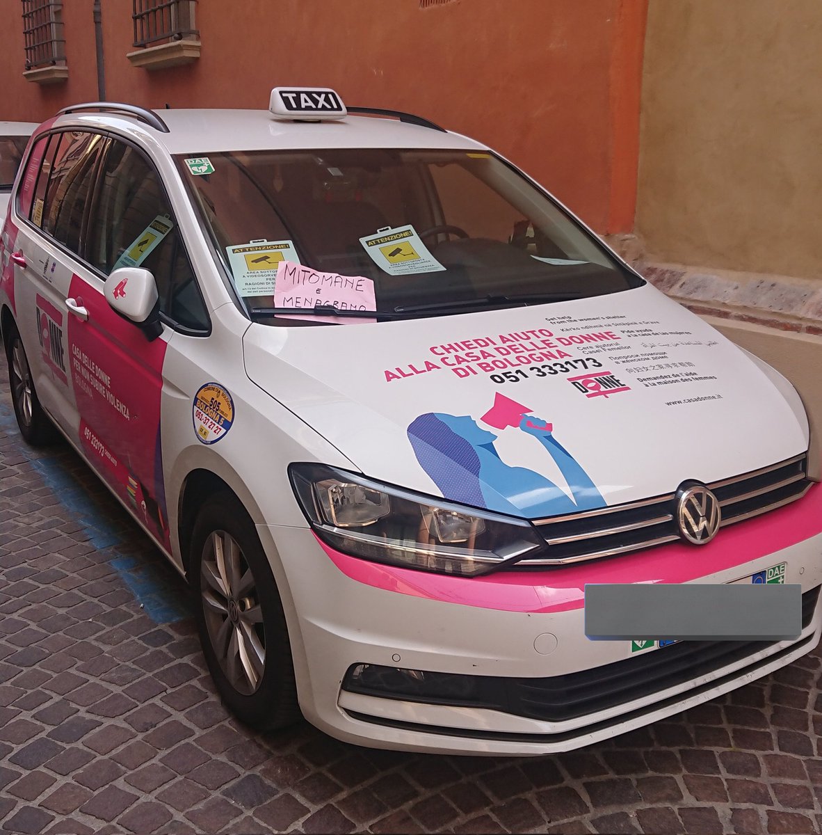 Lo schifo di una corporazione fuori tempo che non ha il coraggio di ripulirsi di indegni personaggi che fanno i leoni dell'anonimato contro chi ci mette faccia, nome e cognome

Forza <a href="/RobertoRedSox/">RobertoRedSox</a> non sei solo in questa battaglia di civiltà

Un retwitt sarebbe carino

#bologna5