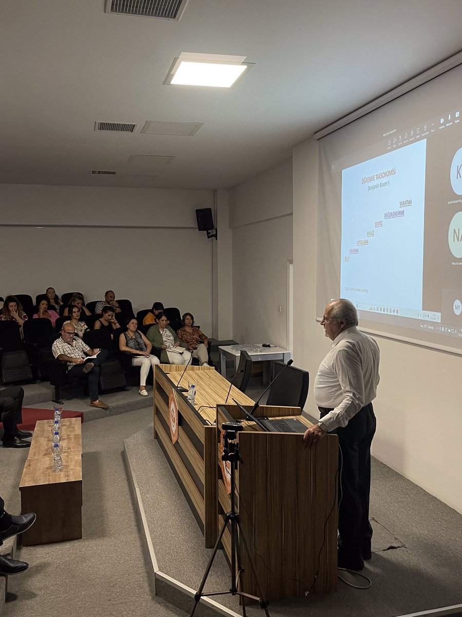 caucampus's tweet photo. Rektör Yardımcımız Prof. Dr. Tokay Gedikoğlu, “Bağıl Değerlendirme” Konulu Seminer Gerçekleştirdi 🧡
#OnceSen #YouFirst #csuseminer #csu https://t.co/wwjJM3hr7s