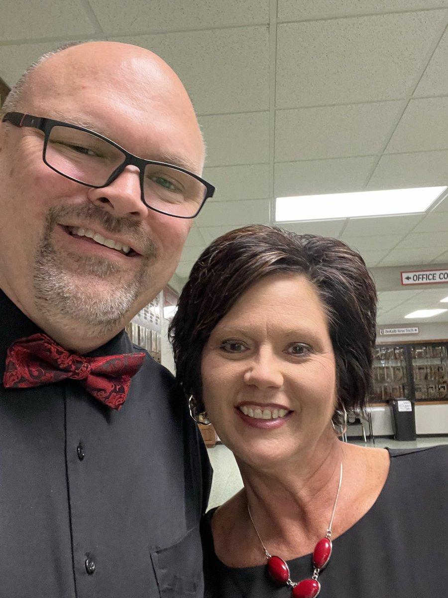 SteveSnider1's tweet photo. Happy 33rd Anniversary to my very best friend and the love of my life! Wouldn’t want to do this life with anyone else @kellysnider87! Love you SO much!! ❤️🥰😍😘 https://t.co/dJZTar5b3w