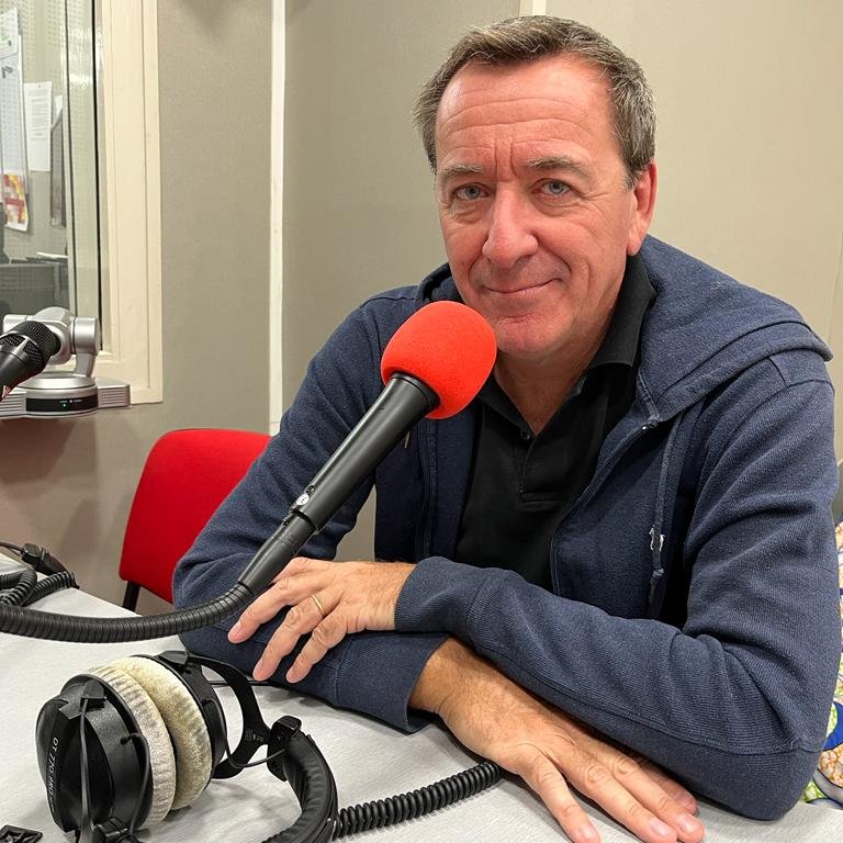 Journaliste, dirigeant et mordu de sport, <a href="/FrancoisPesenti/">François Pesenti</a> est un acteur majeur dans les médias sportifs

Il sera aujourd'hui dans L'Odyssée du PAF !
RDV à 14h pour 45 minutes d'interview avec passion sur les médias et le sport

🔴 100.7 FM/DAB+ (Paris)
▶️ frequenceprotestante.com/live/