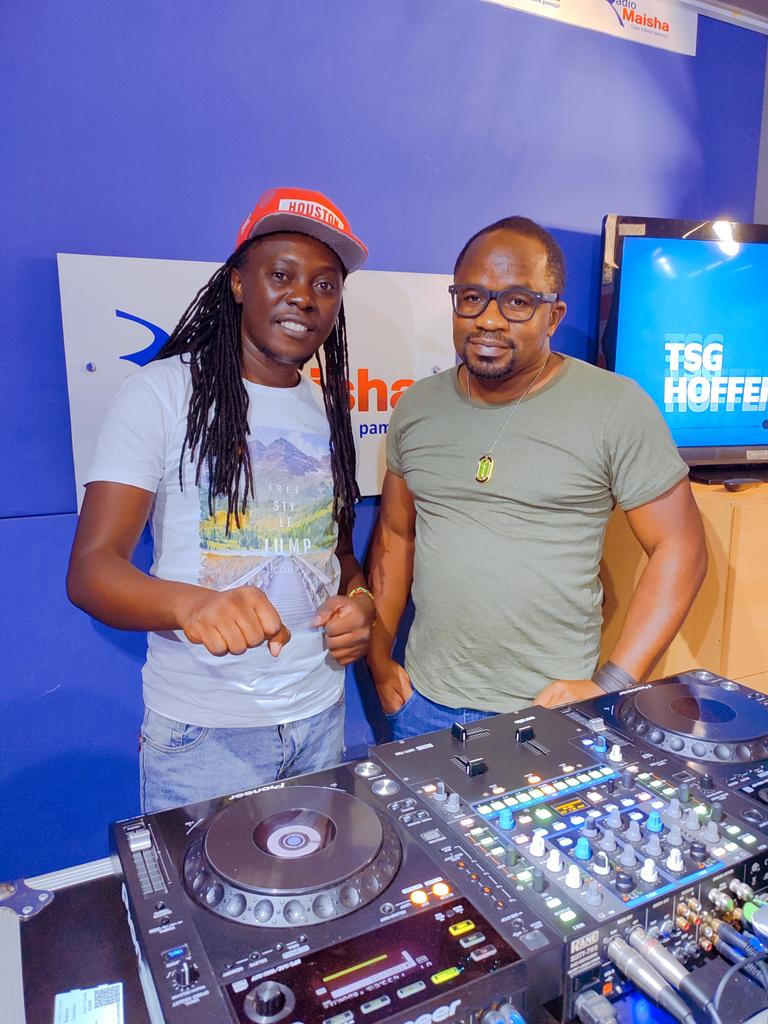 radiomaisha's tweet photo. Reggae Splash na @Mate_Tongola na @deejaypatiz kutoka saa tisa hadi saa moja usiku. #ReggaeSplash #RadioZaidiYaRadio https://t.co/Do5ldZZzux