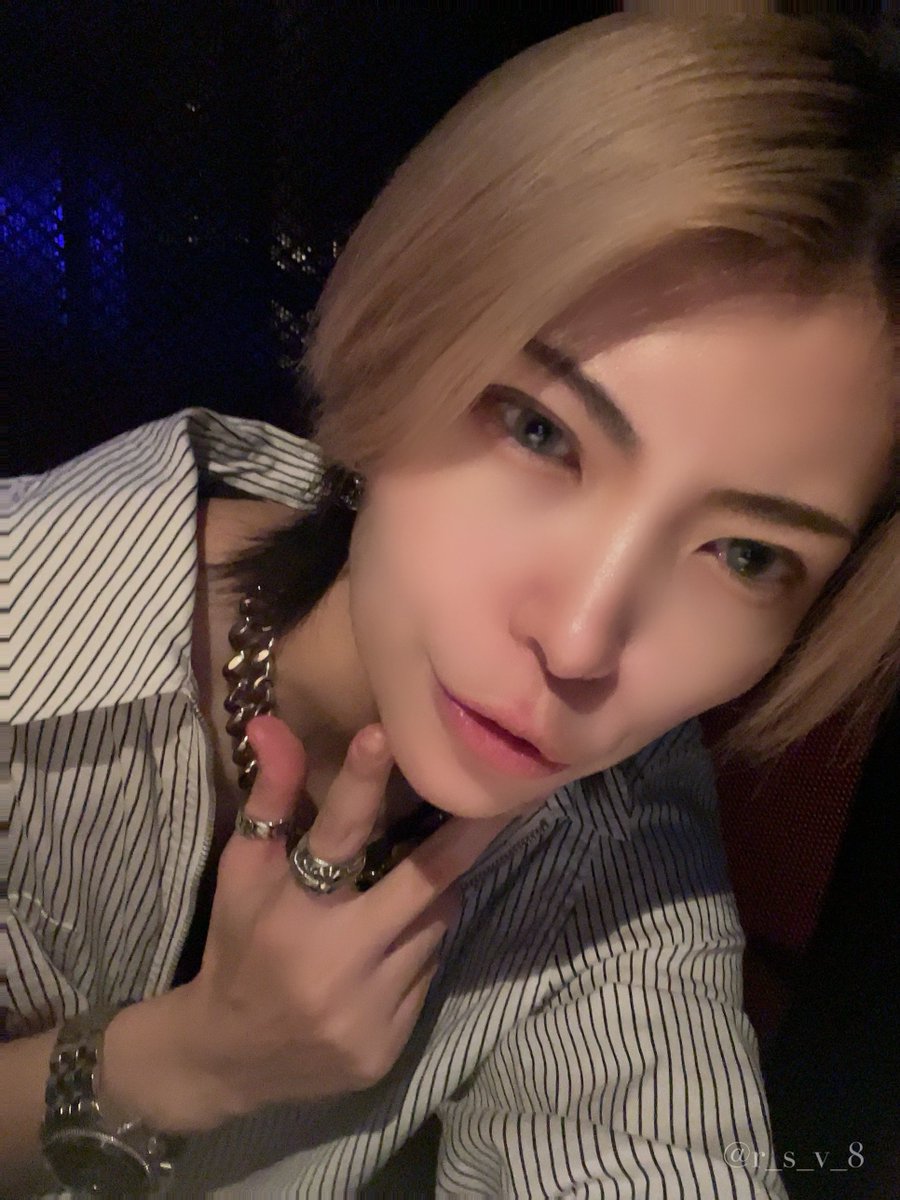r_s_v_8's tweet photo. 今週もお疲れ様🐺！
すっかり夜は涼しくなって過ごしやすいね🌃
美容院行く予定なんだけど何色が良いかなー🤔����🤔

アンケ取ろうかな
これどうやって取るんだっけ…w

とりあえず貼り逃げ🏃🏻💨w

#いいねかRTで気になった人フォローする 
#1mmでもいいなって思ったら��いね https://t.co/eMu1ZjmX2v