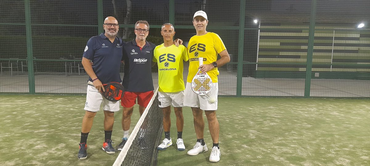 ClubSC_bcn's tweet photo. El equipo de Padel masculino consiguió una gran victoria contra el líder del grupo, 𝗣𝗔𝗗𝗘𝗟 Mataró , enhorabuena Team sois únicos !!!!!!
SOME ROCA 6-1 6-4 👍
BRUNET BUENO 6-7 3-6 👎
DANI KIKE 2-6 7-6 7-5 👍
BRAVO EQUIPO !! https://t.co/nyUy0ijWZX