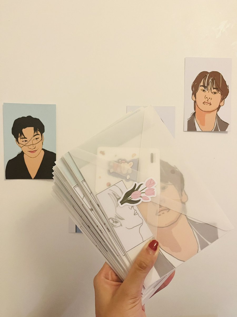 artbyeri_'s tweet photo. excited to give these freebies tomorrow! I’ll be using this pink bag haha

just show proof you’re following me ☺️ 

also! I’m going solo so please adopt me 🥹 https://t.co/9MlRj822Og
