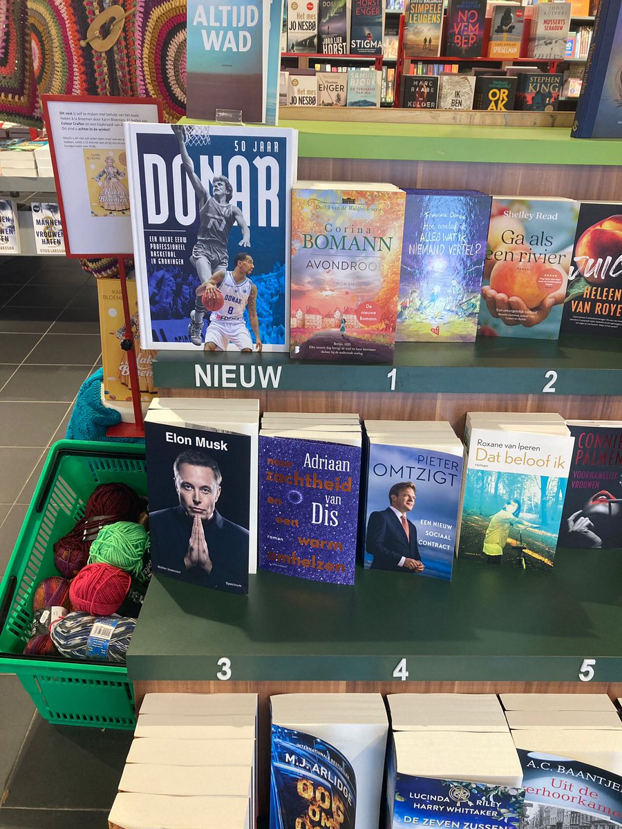 Foto's her en der vandaan gesnaaid (met excuses): Donar-boek in UMCG, Eelde, Assen, Stad. Mooi man.