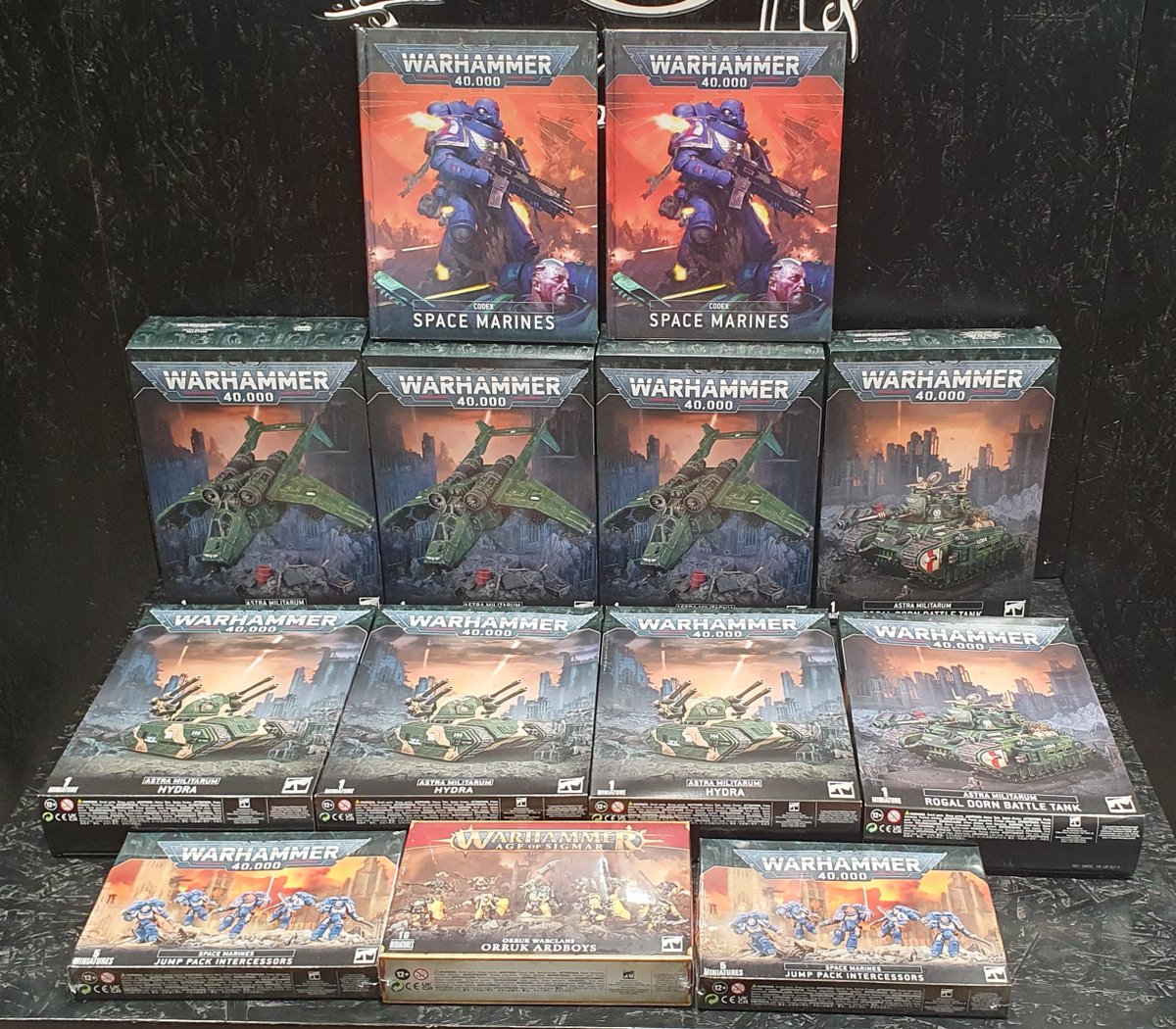 ComarcaJaen's tweet photo. Vamos a por este fin de semana de puente con todo este material que nos llega a La Comarca. 
¡A disfrutar!

https://t.co/ngGyd4SeM5 🧙🏻‍♂️🧝🏻 https://t.co/GsWZ4rzARX