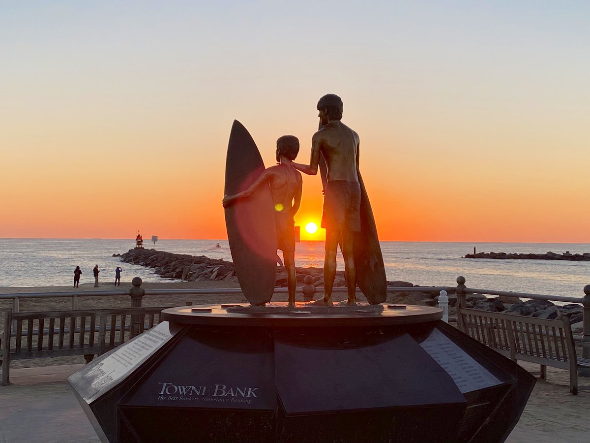 TommyBatesPoker's tweet photo. Rise and Shine. @CityofVaBeach @Surfrider @Surfer @RealSaltLife #RudeeInlet #Virginia #PositiveVibesOnly https://t.co/ahreNb8uJy