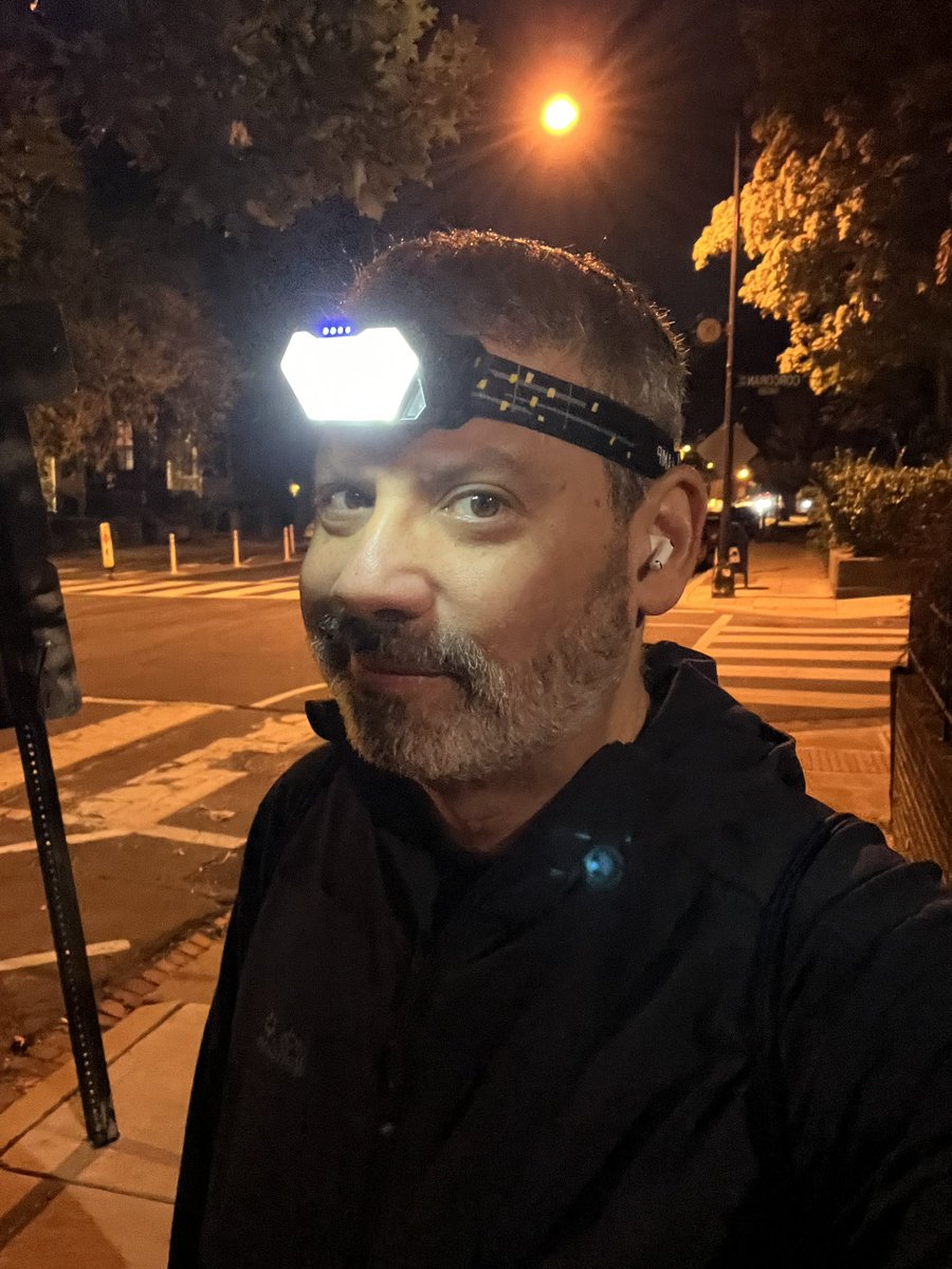 albertblog's tweet photo. Happy Friday 🎃 #WashingtonDC https://t.co/f7cawY8dXc