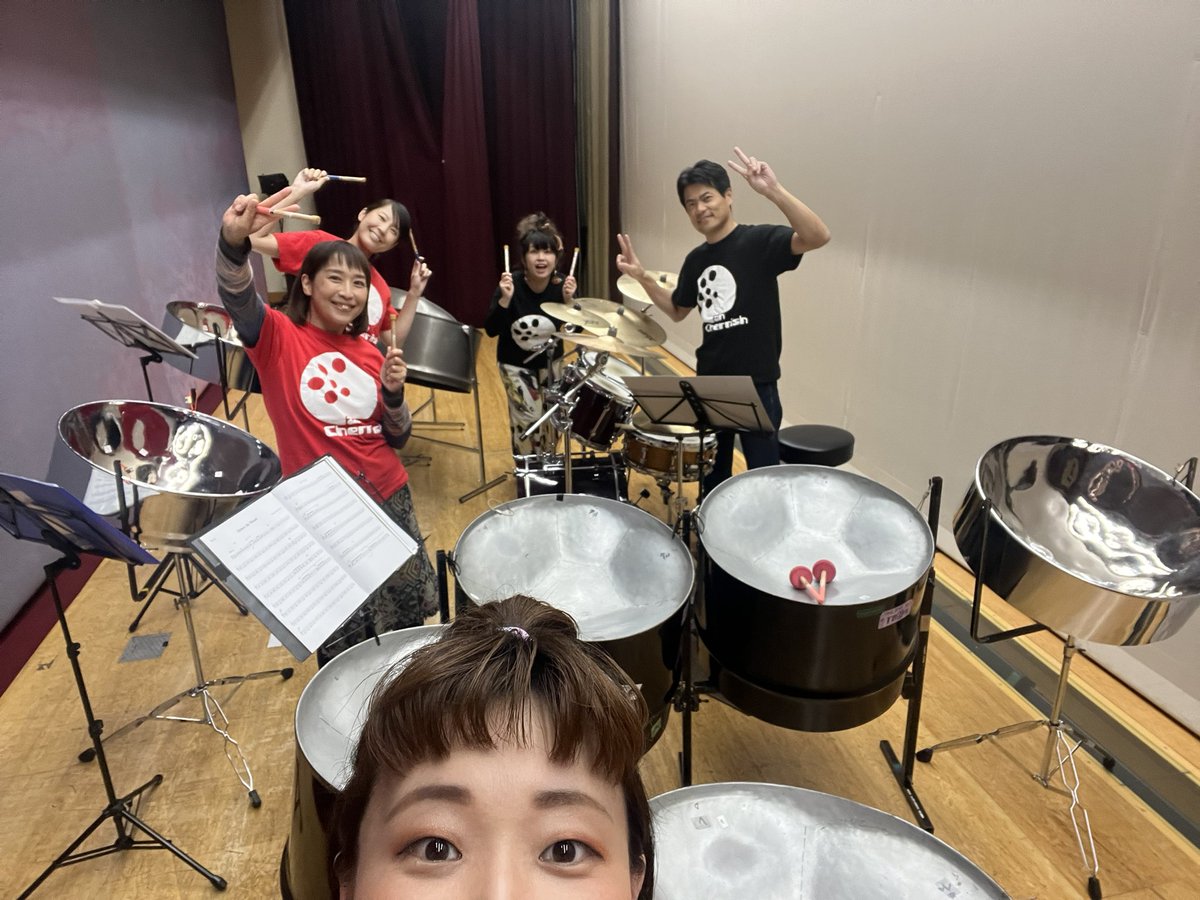 ロータリークラブ合同芋煮会の余興で演奏させていただきましたー！
寒さも吹き飛ばす勢いで楽しみました😍✨
ありがとうございました！！