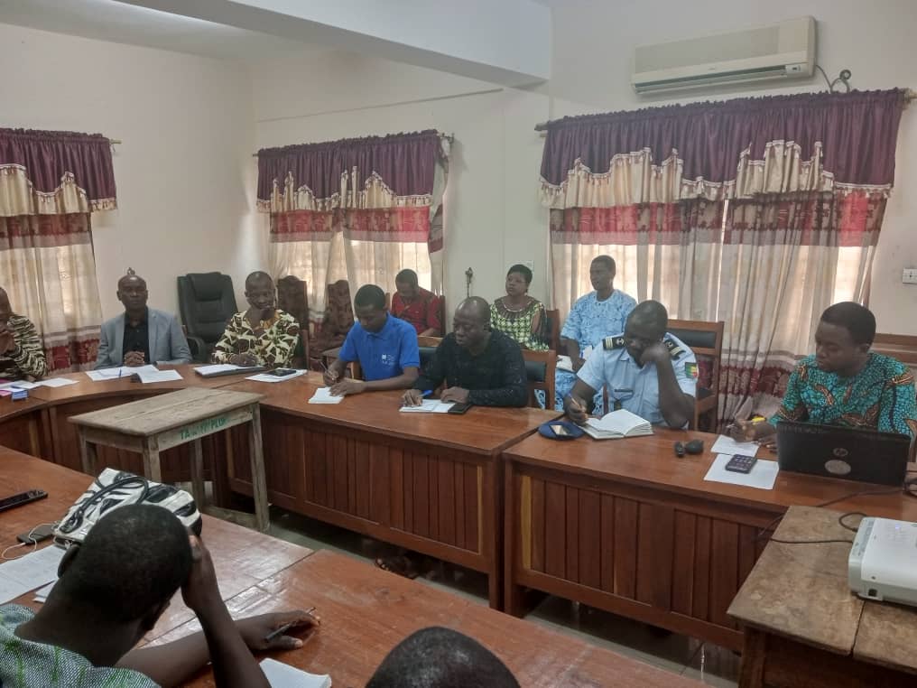 DossouAder's tweet photo. <<Je souhaite vivement que cette session nous permette de réussir à identifier les stratégies requises en vue d'aboutir à une meilleure accessibilité de l'information aux populations sur les produits Microcredits Alafia. >>Christian Hounmènou GOULOME,DDASM-MONO. #wasexo
#MASM https://t.co/v7NdCuiUy9