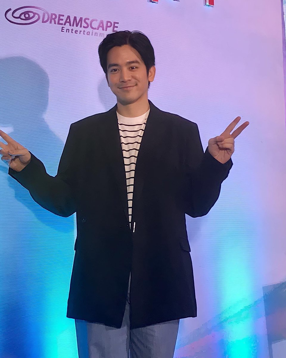 JoshBiOFC's tweet photo. From UMH Media Day to UMH Finale MediaCon. @gabbi @iamjoshuagarcia 

#UMHFinaleMediacon #JoshuaGarcia #GabbiGarcia #JoshBi https://t.co/QDLNJQzytS