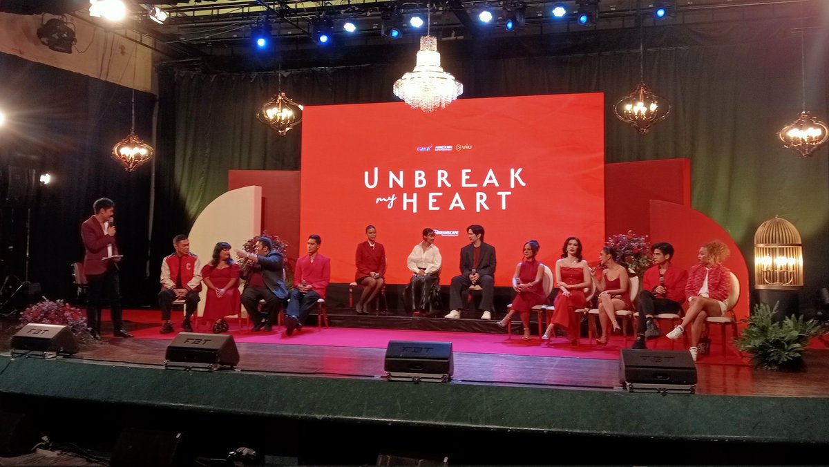 PrincessFrance's tweet photo. Last 5 weeks! #UMHFinaleMediacon https://t.co/g6xM2pdLvc