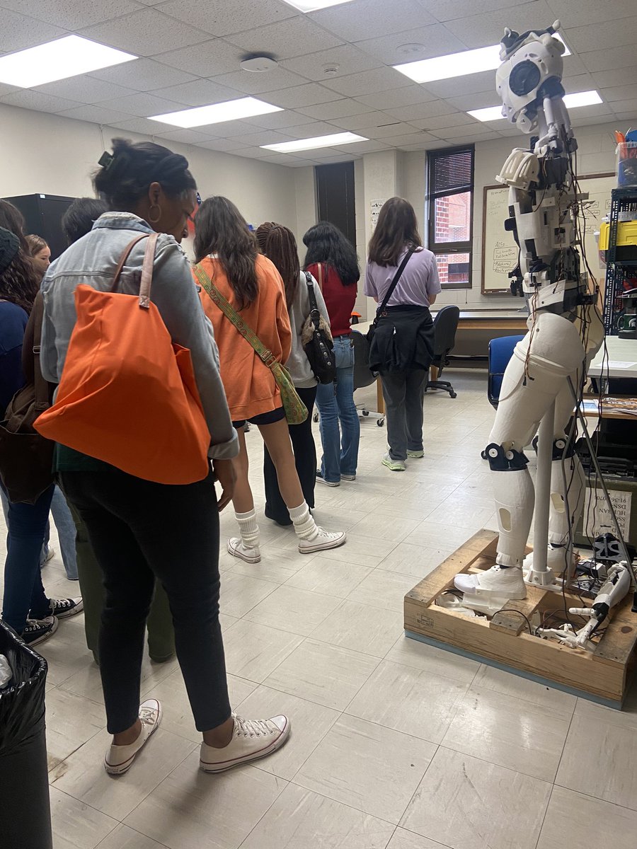 Laura Taylor tweet media