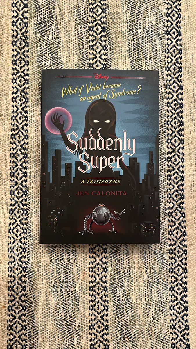 GIVEAWAY alert Twisted Tale fans! What if Violet became an agent of Syndrome? 

Want to win this Australian edition of SUDDENLY SUPER (this one is not available in the U.S.)? Follow/RT. By 10/15. US only. Good luck!