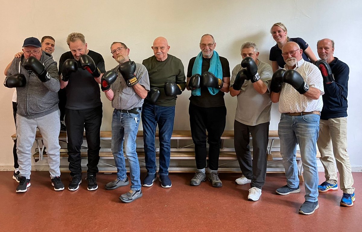 🥊 Boksen als medicijn tegen Parkinson zorgsaamtwenterand.nl/nieuws/2023/bo…

#Twenterand #Vroomshoop #Vriezenveen #Westerhaar #DenHam #Geerdijk #Parkinson