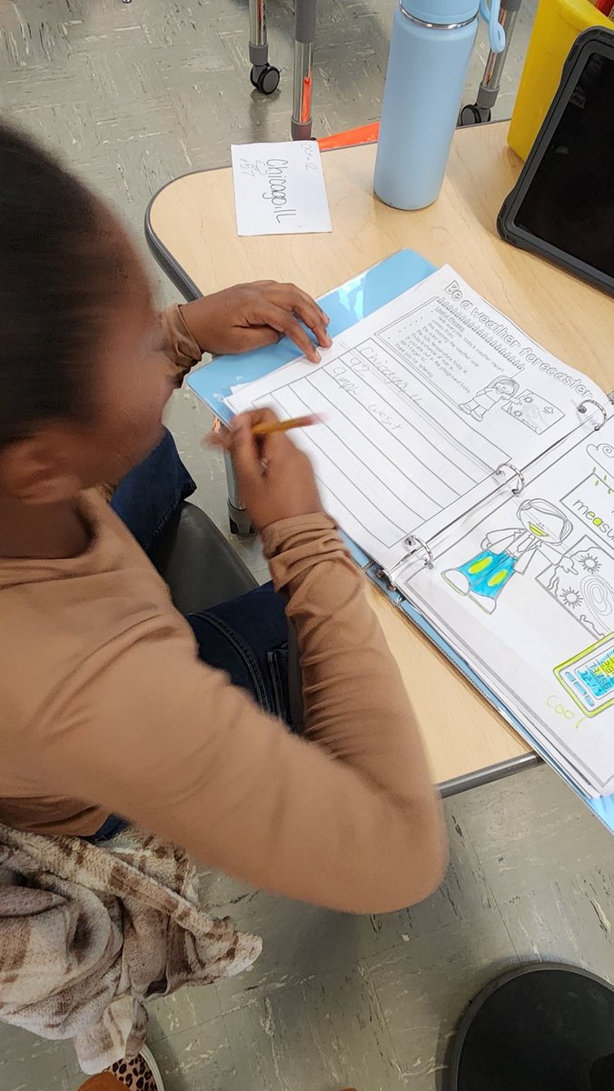 JMeierTeach's tweet image. Yesterday we researched weather around the world then wrote and filmed news reports for the locals. ❄️🌤🌡🌈 #Room10 #Muffley #ThirdGradeScience