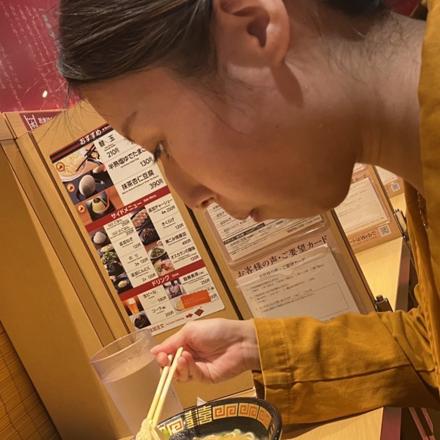 na0119nj's tweet photo. 1枚目は今日の横顔。ご飯中の不意打ちショット事故画減って嬉しい〜😂
#歯列矯正
#矯正　
#出っ歯 https://t.co/1UYUwlPt7P