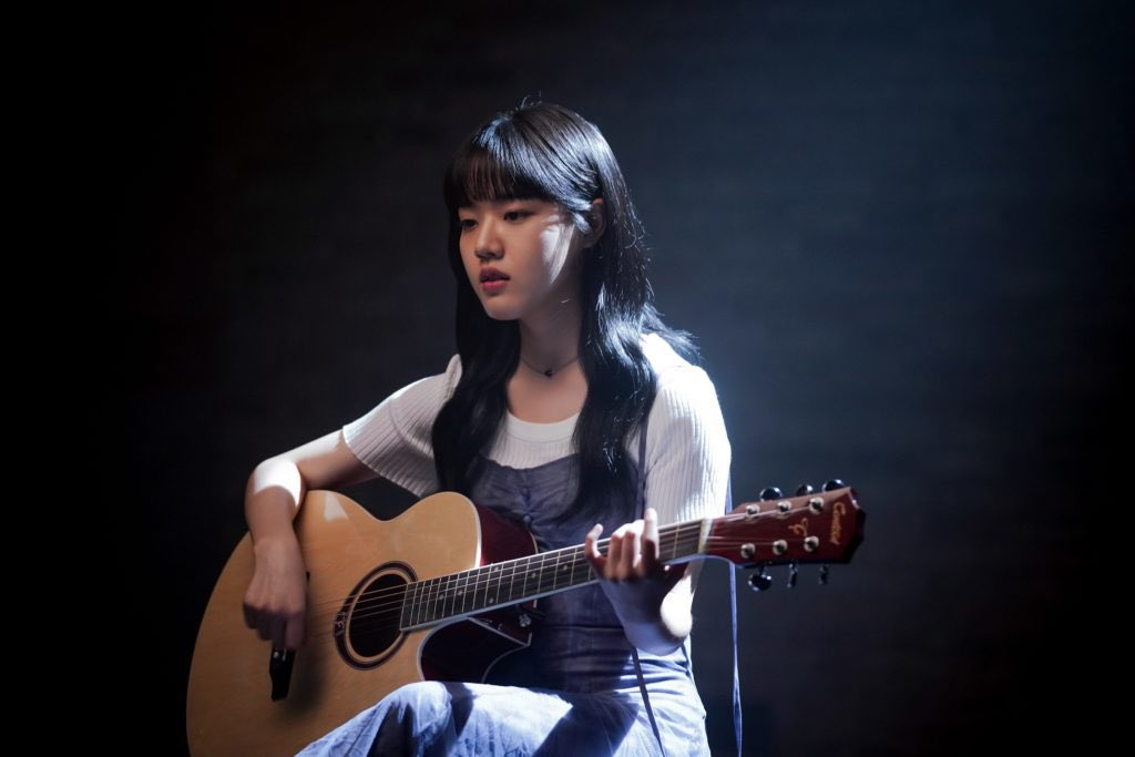 My 2 Favorite Actress both playing guitar in the drama🥰❤️🎸
My 2 talented Diva🎶🎵🎤
#ParkEunBin and #KimHyangGi