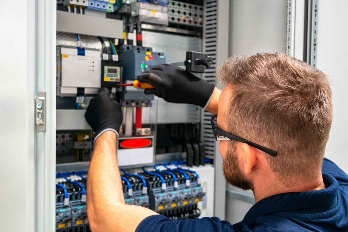 DevelopTraining's tweet image. We have recently been appointed to deliver Low Voltage Electrical training to @BelfastTrust.

This contract means that the Develop team will be providing estates staff with vital electrical skills.

Read more here: bit.ly/45xHZxP 

#DevelopTraining #Electrical