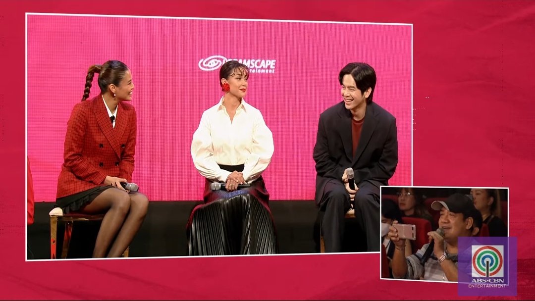 JoshBiOFC's tweet photo. Grabe yung tinginan JoshBi! @gabbi @iamjoshuagarcia 

#UMHFinaleMediacon #UnbreakMyHeart #JoshuaGarcia #GabbiGarcia #JoshBi https://t.co/V7gzckUvbR