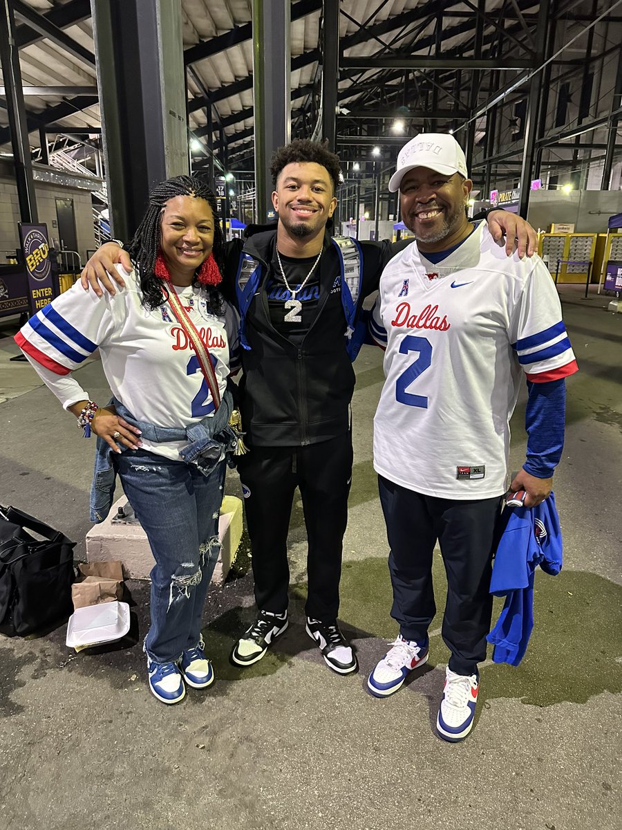 PastorTMcGill's tweet image. Super proud parents after the big win in Greenville. What a game especially the Pick Six 💪🏽👏🏽🙌🏽 thank you Jesus! We love you @OriginalMcGill3😘 #ontothenextone #captain #leavenodoubt #thankfulforthesemoments