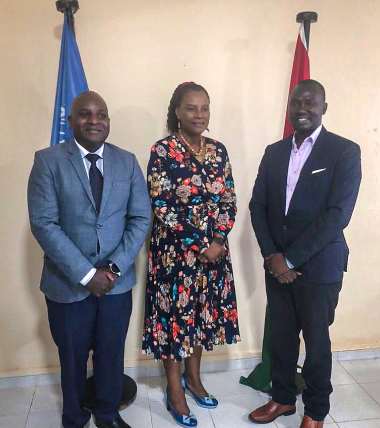 IOMTheGambia's tweet photo. Our new Chief of Mission, Mr. Emmanuel Murwisi, met with the @UNGambia Resident Coordinator, Ms. @swakana99
RC welcomed Mr. Murwisi and they discussed strengthening collaboration in #DeliveringAsOneUN in supporting The Gambiaโs migration governance efforts.
#Migration https://t.co/GSnh7Fe0PU