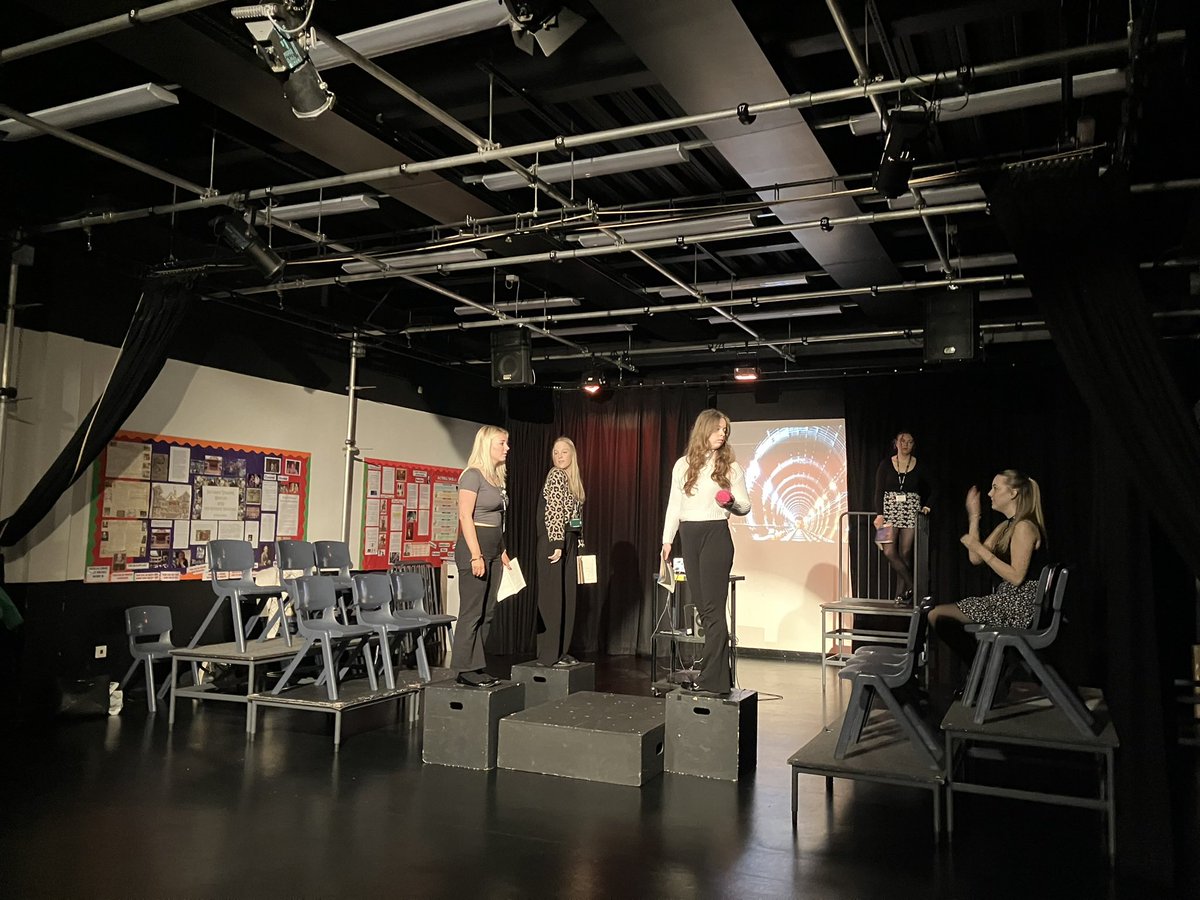 DramaUptonFCJ1's tweet photo. Year 13, have been exploring staging techniques and lighting ideas this week in order to interpret design approaches for the play ‘The Curious Incident of the Dog in the Night-time’ 🎭
#component3 #settext #design #set #staging #lighting https://t.co/zNn7RRUHAE