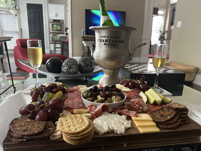 Had a 3rd date yesterday with a woman I&rsquo;m really into. We both love charcuterie and horror movies, but