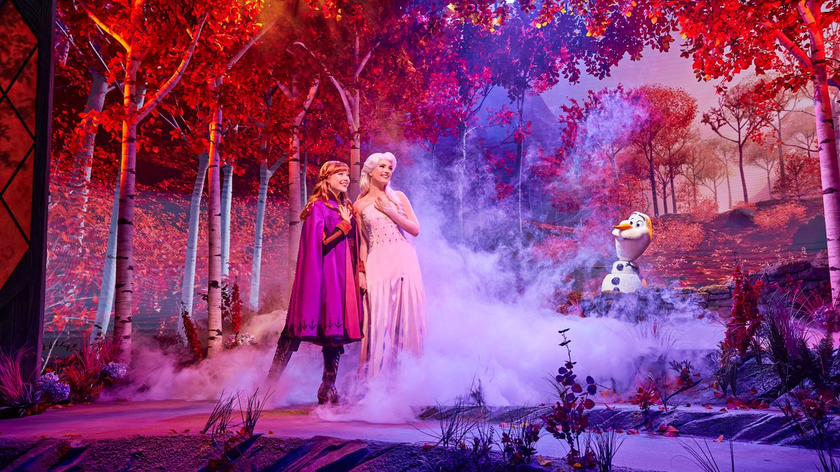 DisneyParks's tweet photo. ❄️ BIG NEWS BLOWOUT ❄️ We’re sharing everything you need to know before visiting #WorldofFrozen at Hong Kong Disneyland! Head over to the Disney Parks Blog for a complete guide to the land from attractions to food, shopping and MORE: https://t.co/At9akchkTC https://t.co/5RqW2Q6QqM