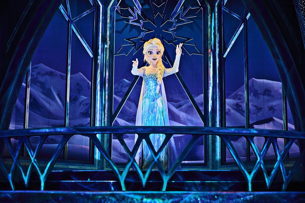 DisneyParks's tweet photo. ❄️ BIG NEWS BLOWOUT ❄️ We’re sharing everything you need to know before visiting #WorldofFrozen at Hong Kong Disneyland! Head over to the Disney Parks Blog for a complete guide to the land from attractions to food, shopping and MORE: https://t.co/At9akchkTC https://t.co/5RqW2Q6QqM