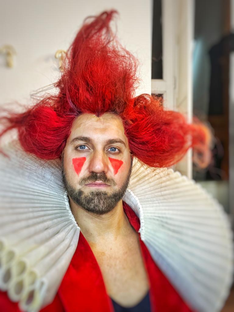 Il baritono salernitano #ErnestoPetti debutta finalmente nel teatro della sua città: sarà Tonio in Pagliacci, stasera 13 ottobre e domenica 15 ottobre al Teatro Verdi di Salerno, nel nuovo allestimento di @SarahSchinasi7 e con la direzione di @DanielOren7. 

 #PressRoomArtist 🍀