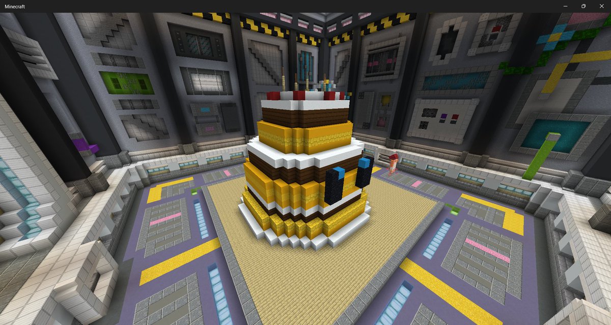 Luciffrrr's tweet photo. #HiveIsFive 
BeeDay Bee Cake by Luciffrrr https://t.co/7jTvKywGEo