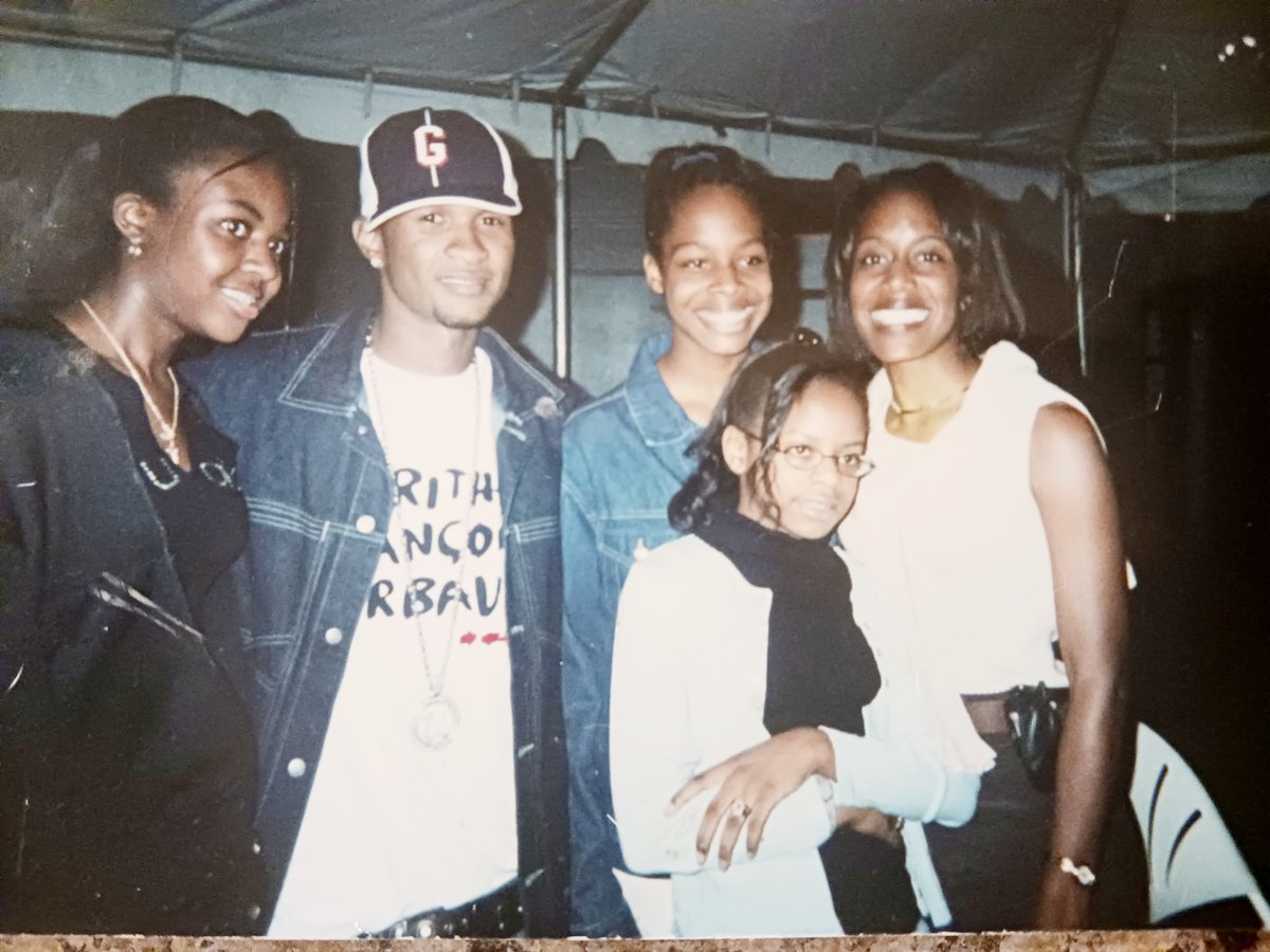 UD84's tweet photo. @Usher @riverbendpnc May 2002 We all back TONIGHT Fri 13th #VegasResidency!! We still good? ❤️ #LetsRecreateThis #1Fans #Throwback #MeetNGreet #MyWay https://t.co/yhbT4GwRq6