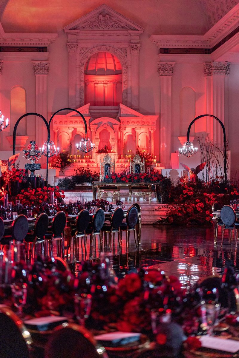 SAINTLAZoffcial's tweet photo. |          #13friSAINTLAZ ,

     🥀💃🏙 ⸻MASQUERADE LAZARUS !  นักเรียนและบุคลากรที่เดินทางมาถึงแล้ว สามารถจับจองที่นั่งรับประทานอาหาร และเดินชมภายในงานได้ตามอัธยศัย https://t.co/7bnOzD7Q0R
