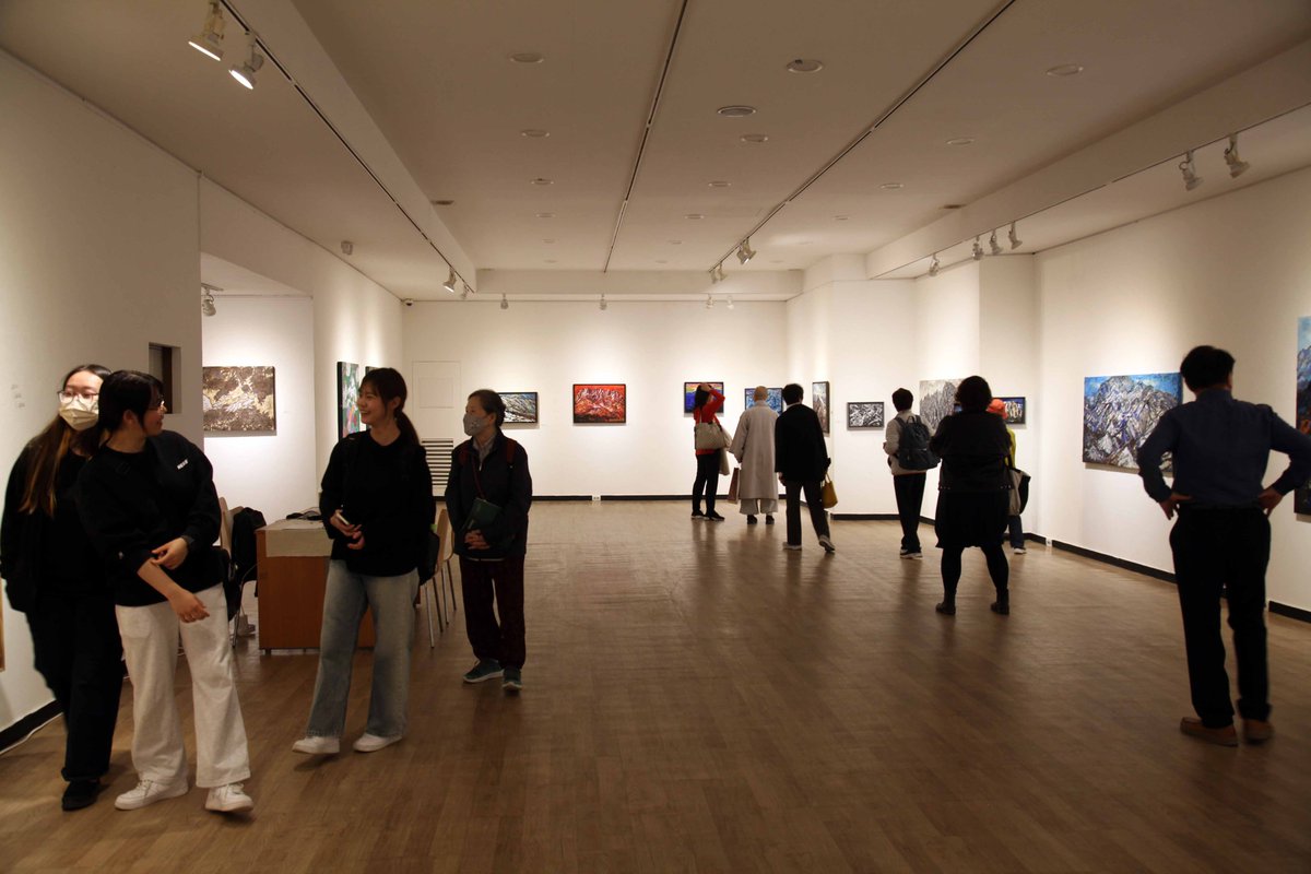 artsiwoo's tweet photo. 시우전, 때 맞춰 내리는 비 3회
<송주웅 · 변미영 2인전 '울림展'>
경인미술관 제 3전시관 (인사동10길 11-4) https://t.co/r1qIXpwgmx