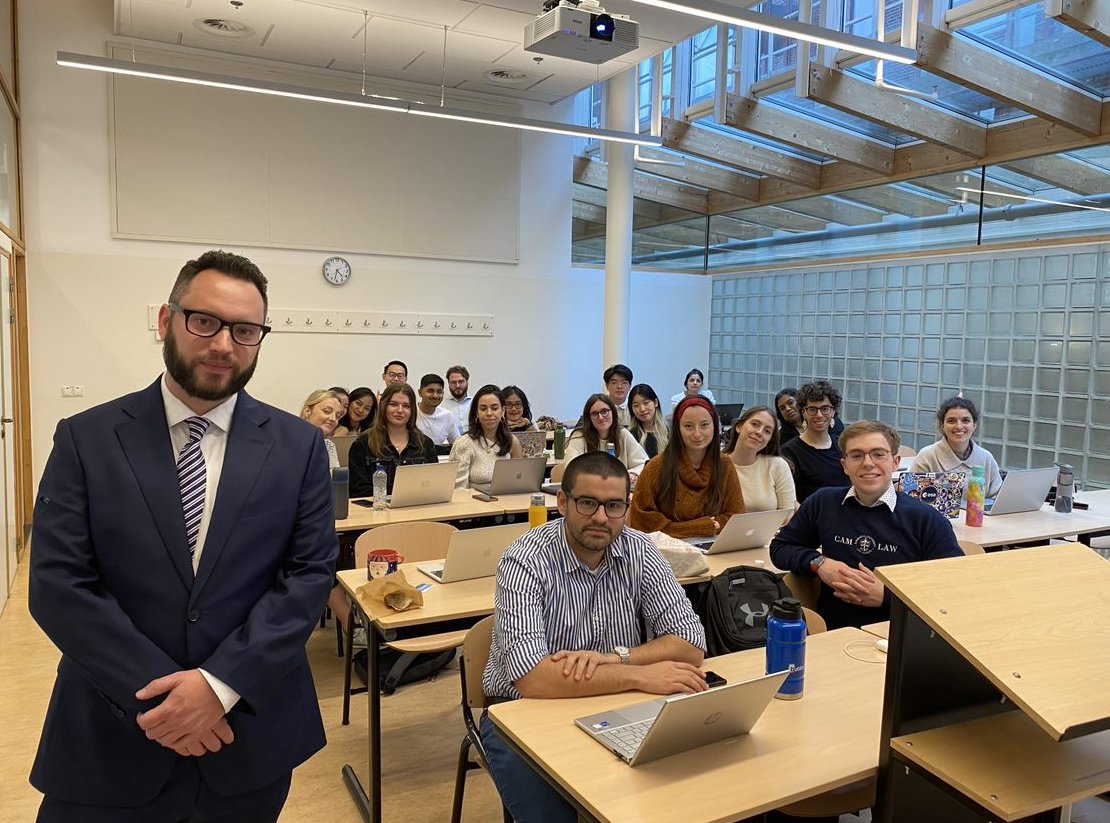 VincentNichol's tweet photo. Thanks to the International Institute of Air and Space Law (IIASL), Leiden University @Leiden_IIASL for the opportunity to speak to the Air and Space Law (Advanced LL.M.) students about liability and practical issues arising from passenger claims in aviation accidents. https://t.co/gsH0ZuAcdd