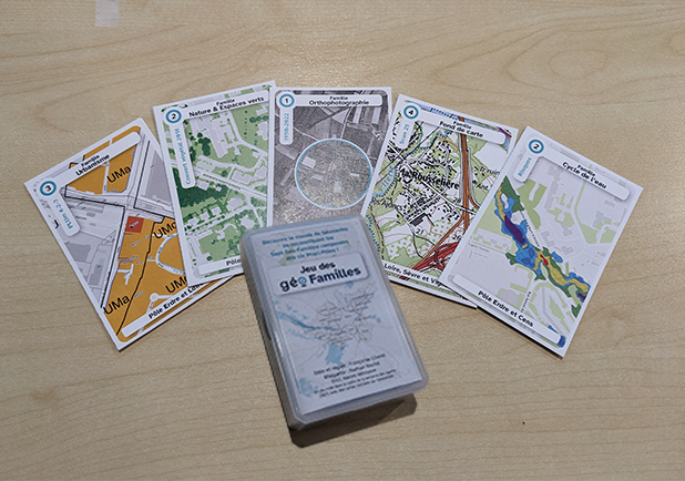 Esri_France's tweet photo. Lauréat au concours CartoCréa #SIG2023
Félicitations à Françoise CHEREL & Nathan ROCHÉ pour sa création Géo-Familles, un jeu de 7 familles géographiques 👋
👉 https://t.co/OHMz9cyKOx
#Geoevenement #Concours #SIG #1Spatial #AFIGEO https://t.co/TPboECbT6m