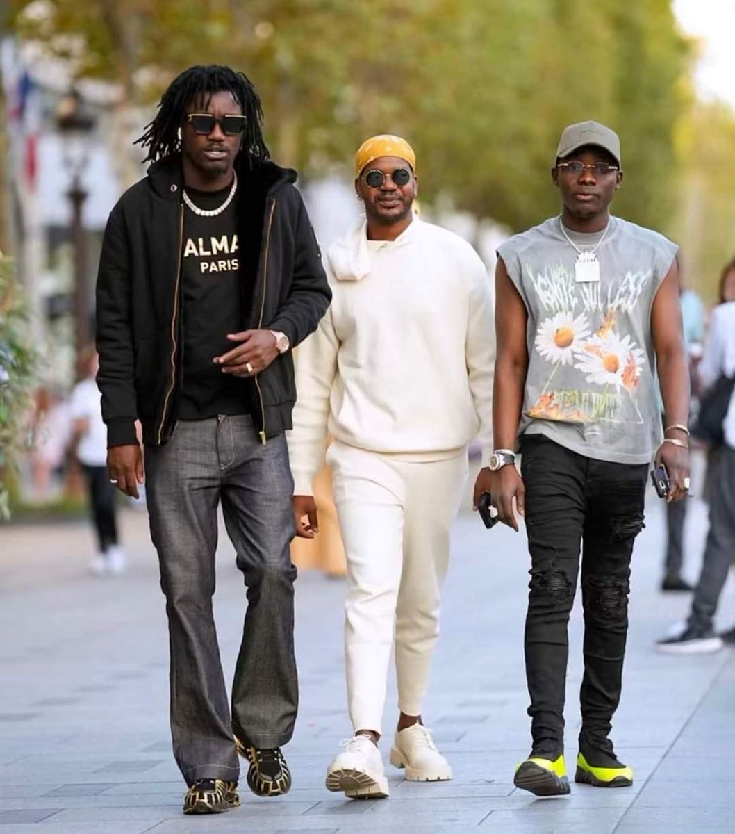 ZonePresse_'s tweet photo. SIDIKI DIABATÉ DANS LES RUES DE PARIS
La billetterie est toujours ouverte👉https://t.co/jaPPKgRwkj
#Dmusic✊️ https://t.co/MfCsUQYonB