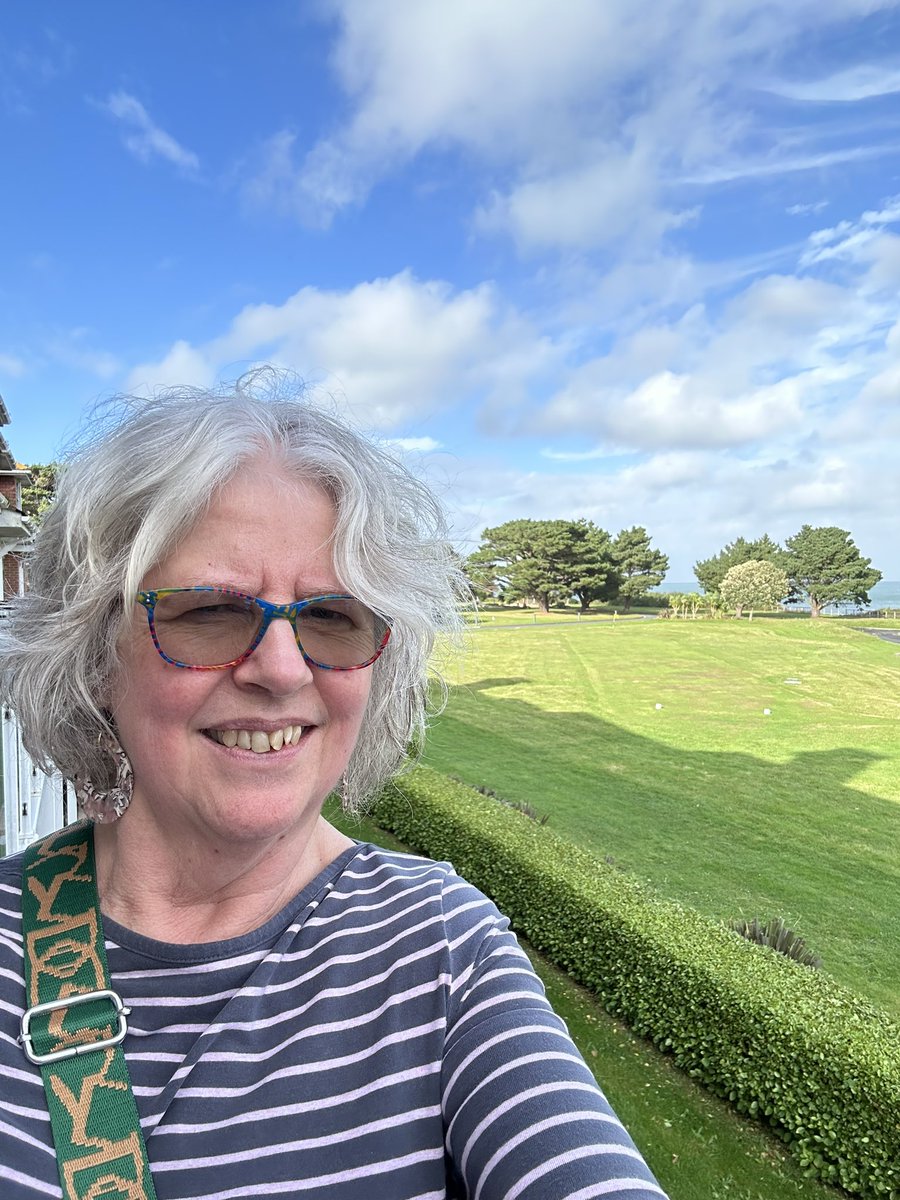Blue skies and sea view 
#writingretreat #isleofwight #author
<a href="/PMOsborneWriter/">Patricia M Osborne</a>