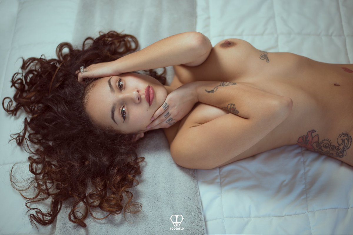 HelenaDanaeXXX's tweet photo. Buenos días amorcitos 🖤 https://t.co/cAle1Ee0n5
