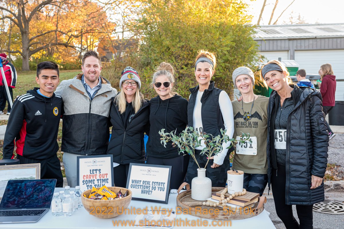 BataviaWay's tweet image. Bat Race is just around the corner on October 28 in beautiful downtown Batavia! 10K! 5K! Kids Fun Run! Costume Contest! Cider Donuts! Bloody Mary Bar! Medals for all finishers! And proceeds benefit the community! What is better than that? Register here: bataviaunitedway.org/bat-race/